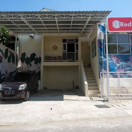 Reddoorz Syariah Near Universitas Mercu Buana Kampus 2 Yogyakarta Kejayan Exterior foto
